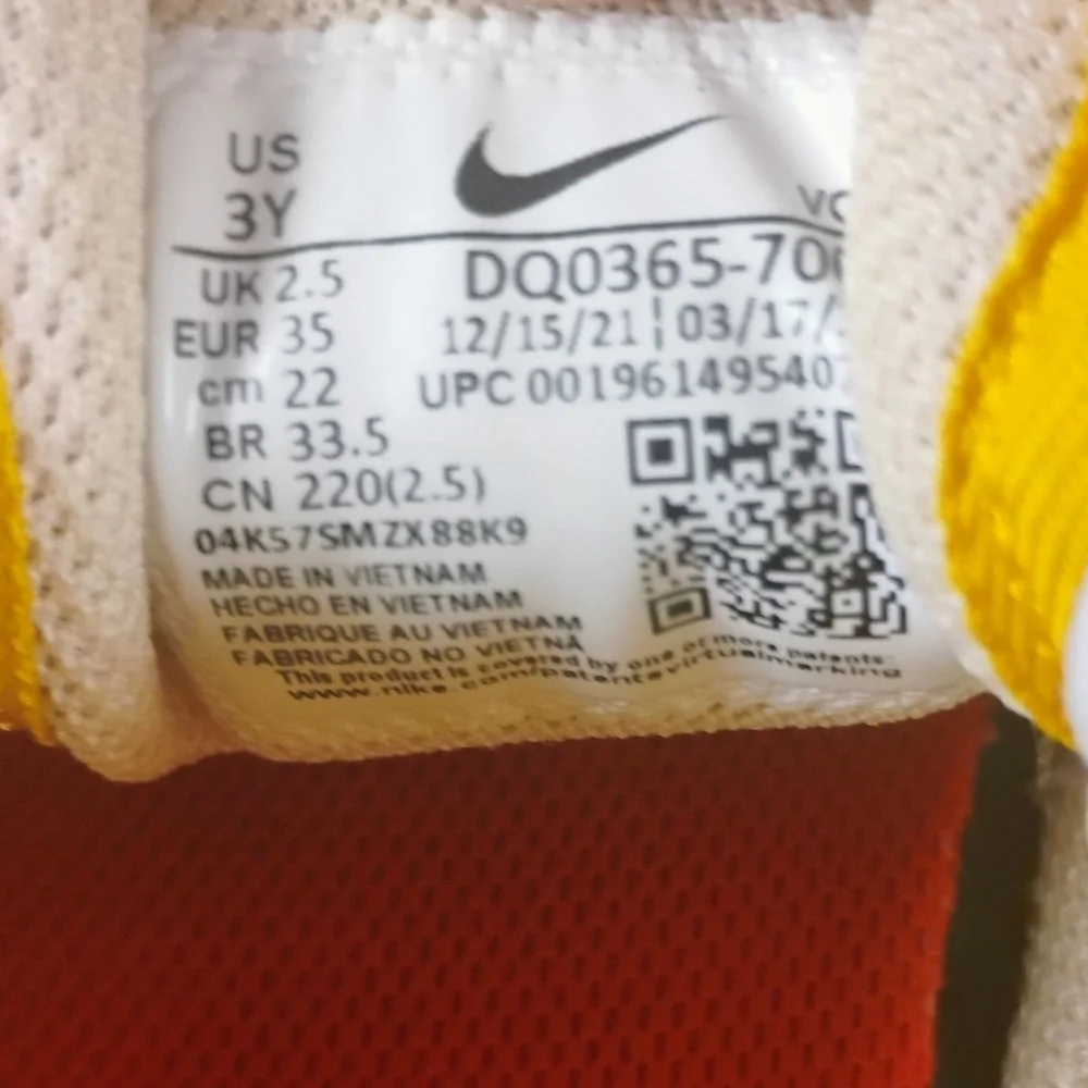 Nike Air Force 1 Toggle SE Yellow Ochre Kids Size 3